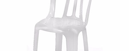 כיסא-כתר-לבן-פלסטיק-להשכרה